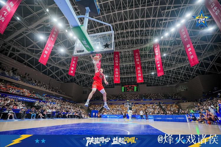 NBL全明星赛:南区明星队获胜 杨文学荣膺MVP NBL全明星赛:南区明星队获胜 杨文学荣膺MVP